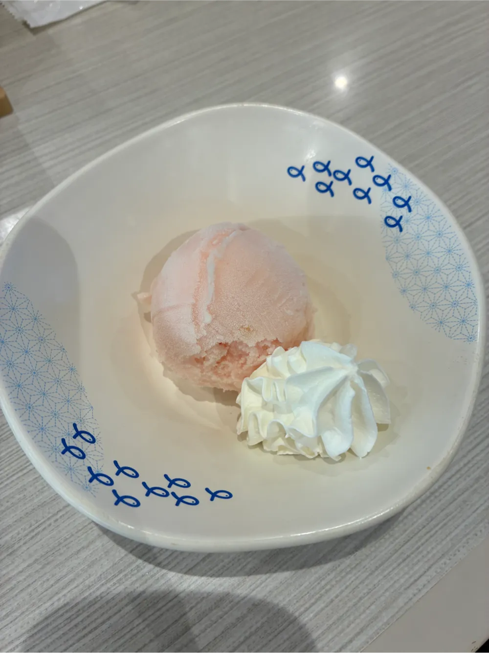 はま寿司の桃アイス
