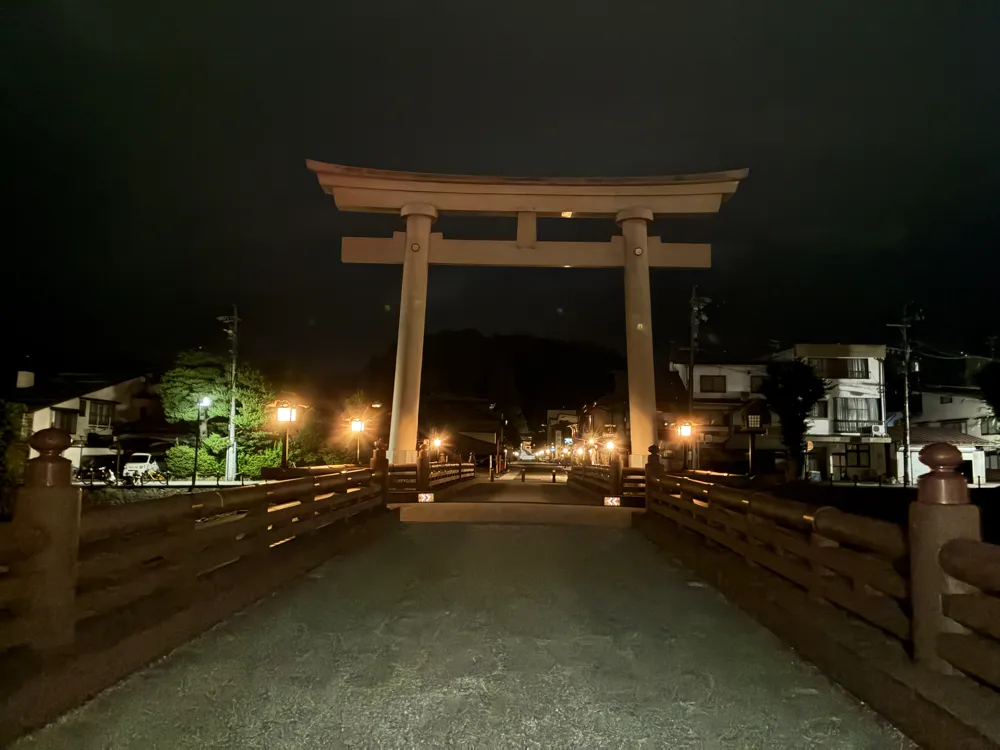 大きな鳥居。ほんとうに大きい。