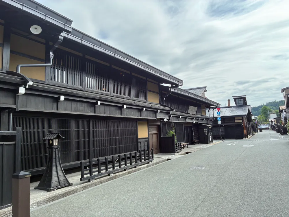 歴史的な街並み(朝)
